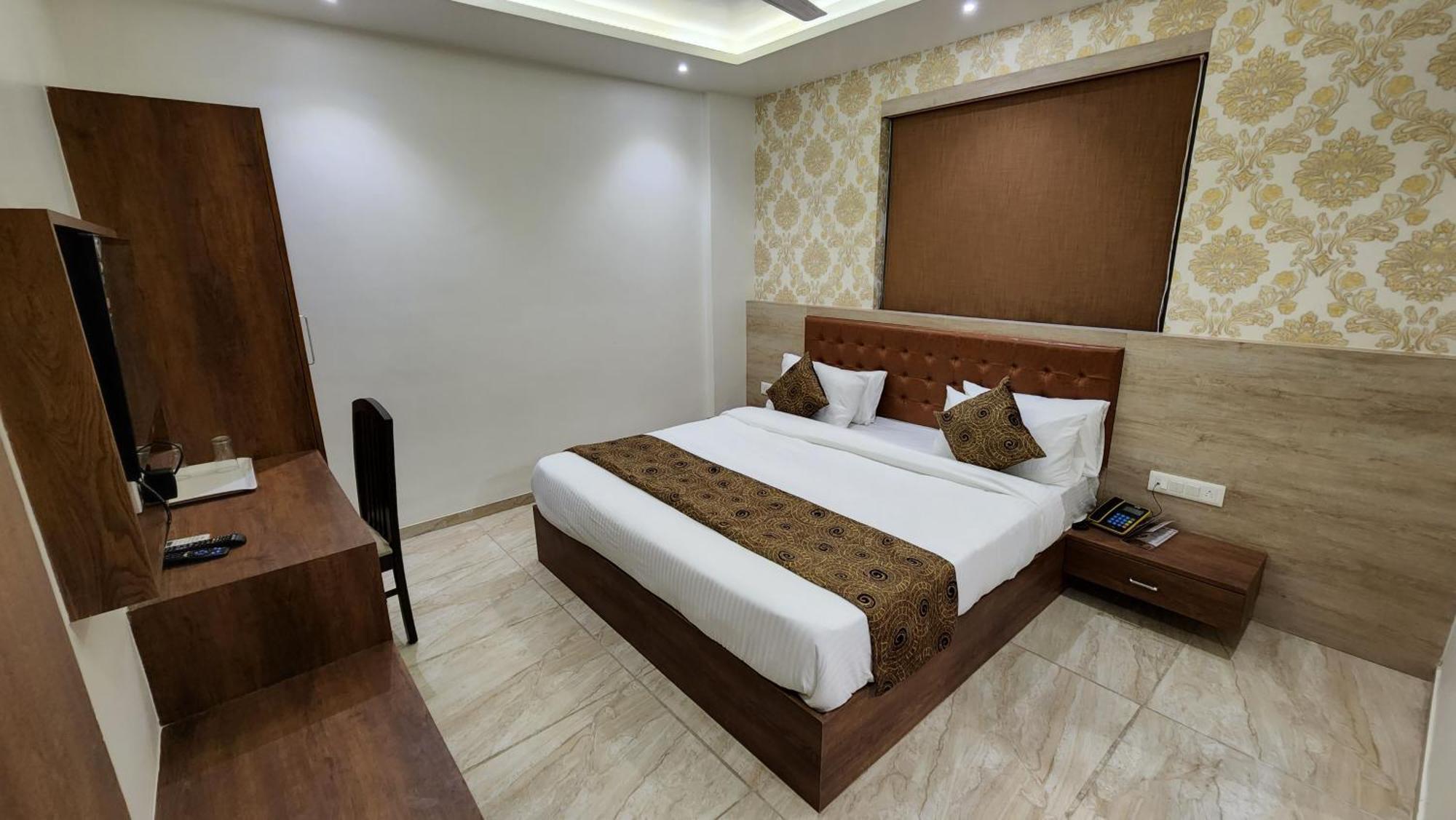 Hotel White Rose Igi Airport Yeni Delhi Dış mekan fotoğraf